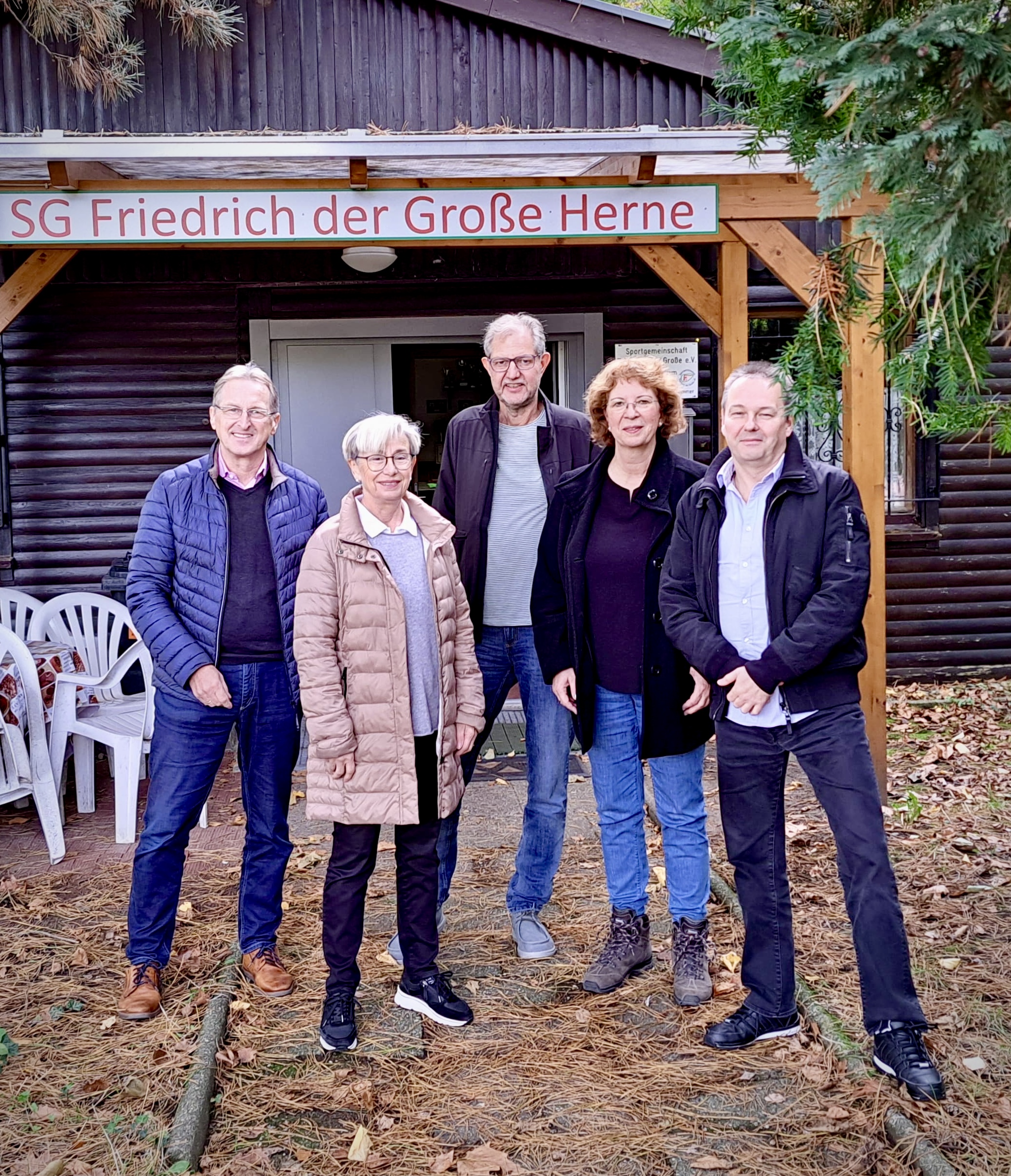 Gemeinsames Treffen von Sport und Politik beim SG FDG: Bernd Jost (Vors. StV Sodingen), Maria Schmidt (Vors. OV Sodingen/Horsthausen und Stadtverordnete), Wolfgang Kruska (1. Vors.SG FDG), Bettina Szelag (Designierte OB-Kandidatin der CDU, Stadtverordnete