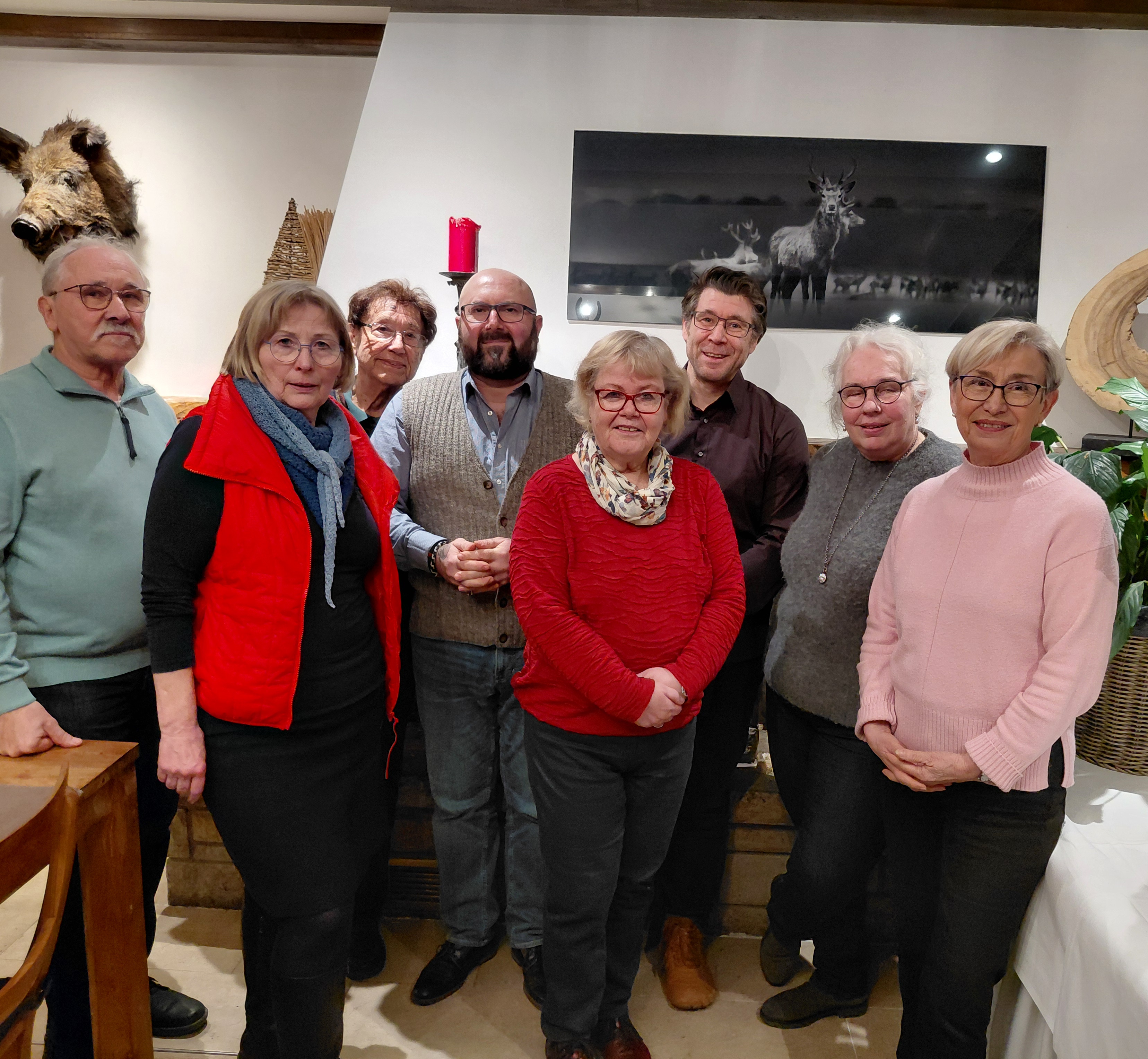 Der Vorstand freut sich auf die Zusammenarbeit. 
Die neue Vorsitzende Angelika Gro� (links im Bild) mit ihrem frisch gew�hlten Team am Wahlabend des 20. Februars 2026 im Haus Galland.    